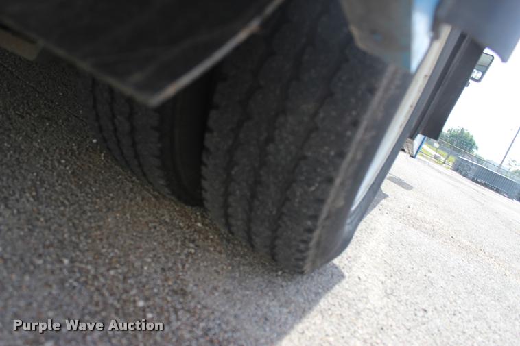 image for item L4992 2010 Chevrolet Express G4500 shuttle bus