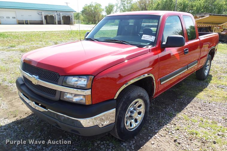 image for item L5550 2005 Chevrolet Silverado 1500 Ext.Cab pickup truck