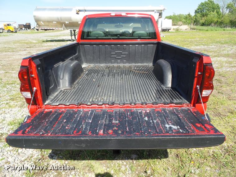 image for item L5550 2005 Chevrolet Silverado 1500 Ext.Cab pickup truck