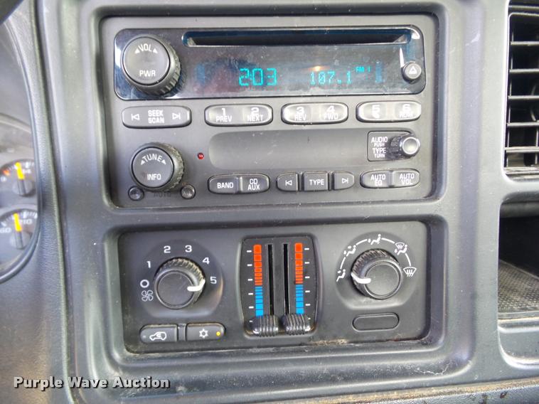 image for item L5550 2005 Chevrolet Silverado 1500 Ext.Cab pickup truck