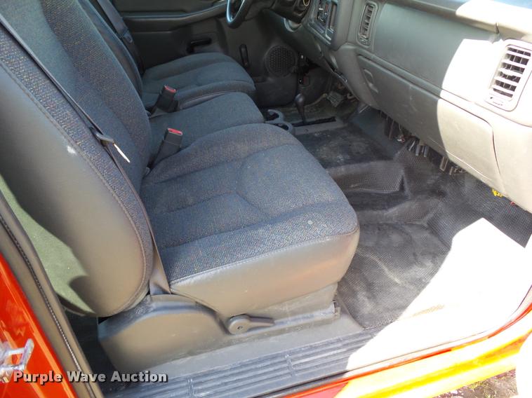 image for item L5550 2005 Chevrolet Silverado 1500 Ext.Cab pickup truck