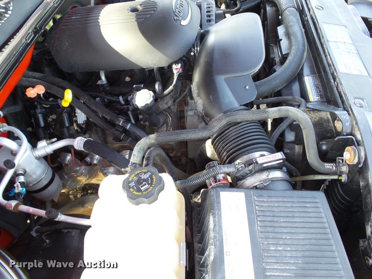 image for item L5550 2005 Chevrolet Silverado 1500 Ext.Cab pickup truck