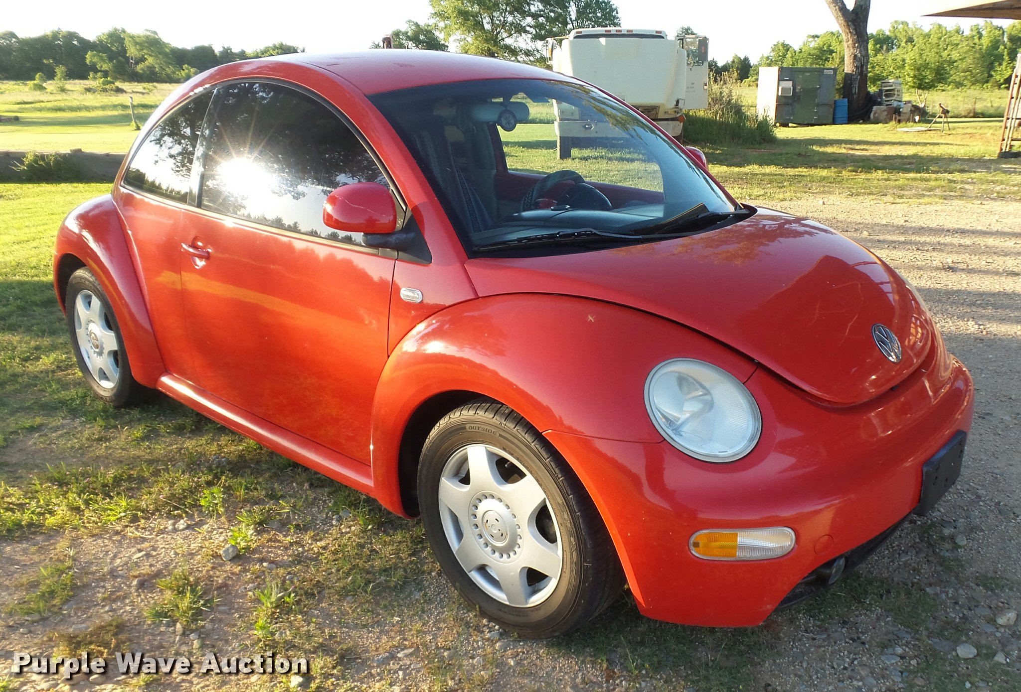 1999 Volkswagen New Bettle in Quitman, TX | Item DE9619 sold | Purple Wave