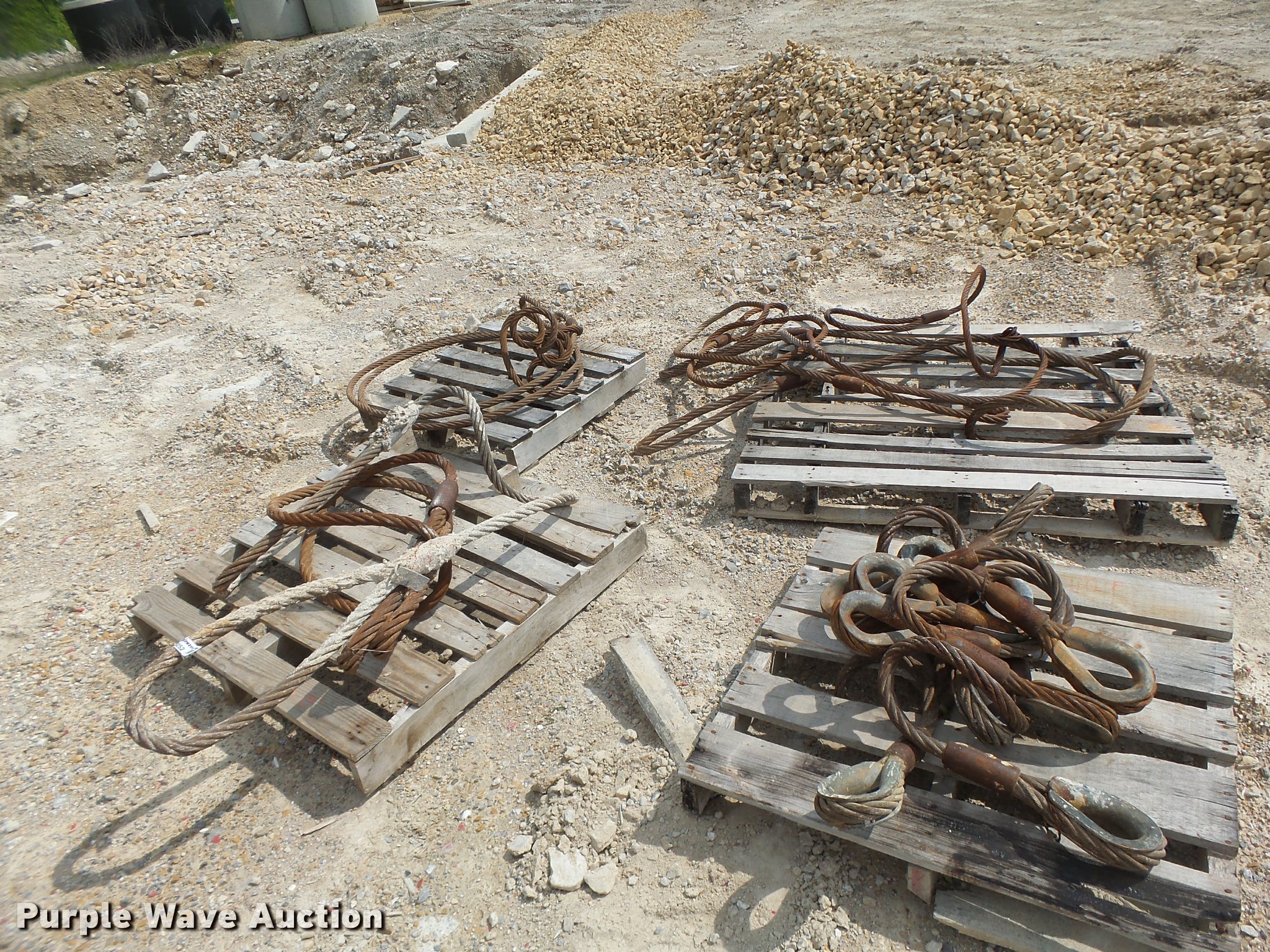 Steel chokers in Fulton, MO Item DF9252 sold Purple Wave