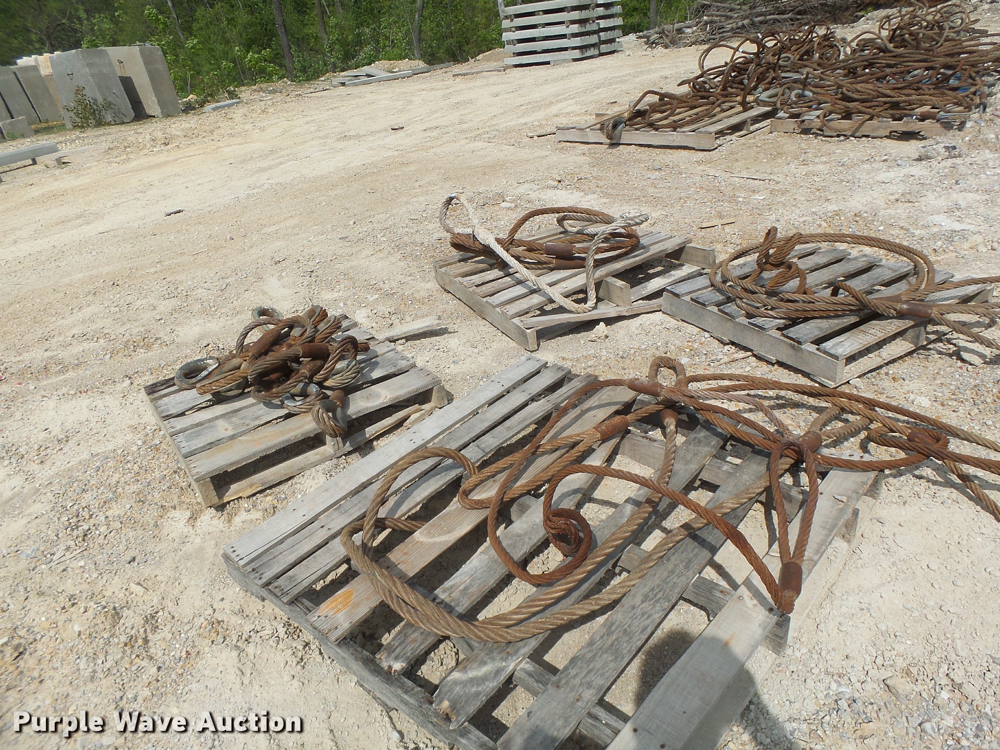 Steel chokers in Fulton, MO Item DF9252 sold Purple Wave