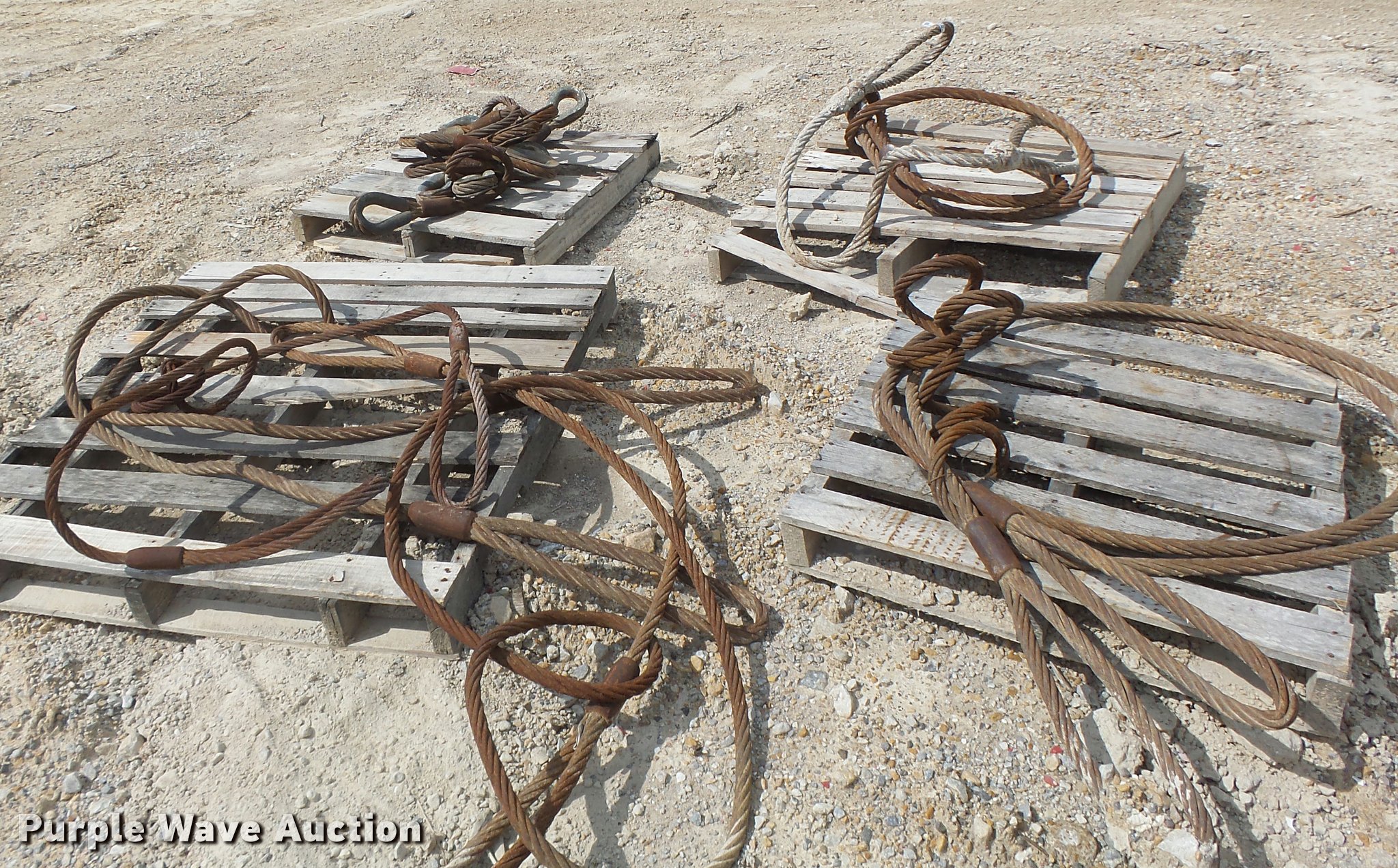 Steel chokers in Fulton, MO Item DF9252 sold Purple Wave