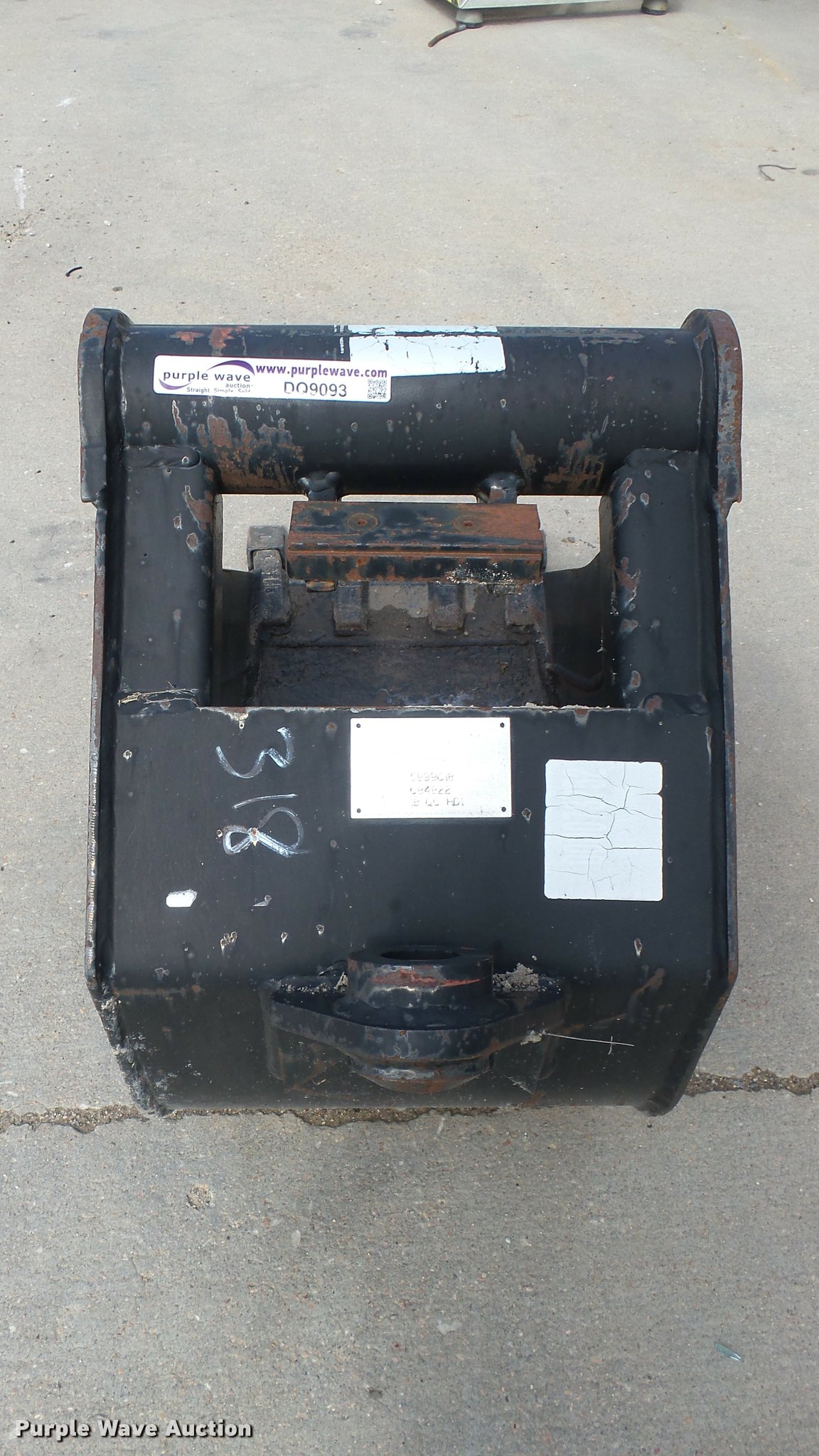 Woods excavator bucket in Wichita, KS Item DQ9093 sold Purple Wave