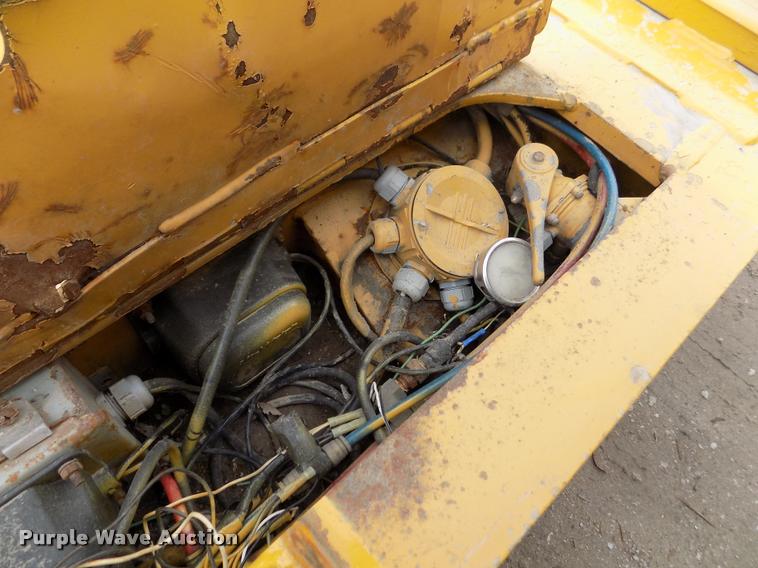 image for item DA0686 2000 Load King 403/4DFPR drop deck equipment trailer