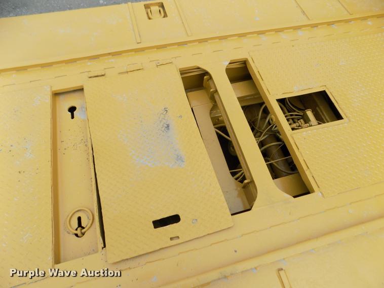 image for item DA0686 2000 Load King 403/4DFPR drop deck equipment trailer