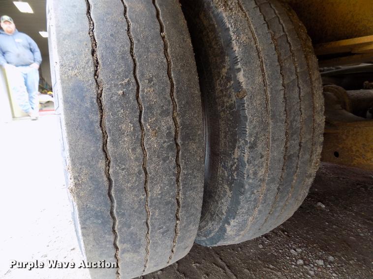 image for item DA0686 2000 Load King 403/4DFPR drop deck equipment trailer