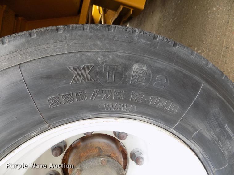 image for item DA0686 2000 Load King 403/4DFPR drop deck equipment trailer