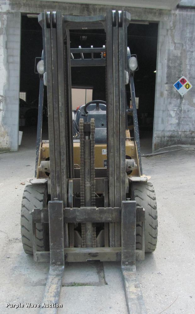 image for item DA1002 Caterpillar P7000 forklift