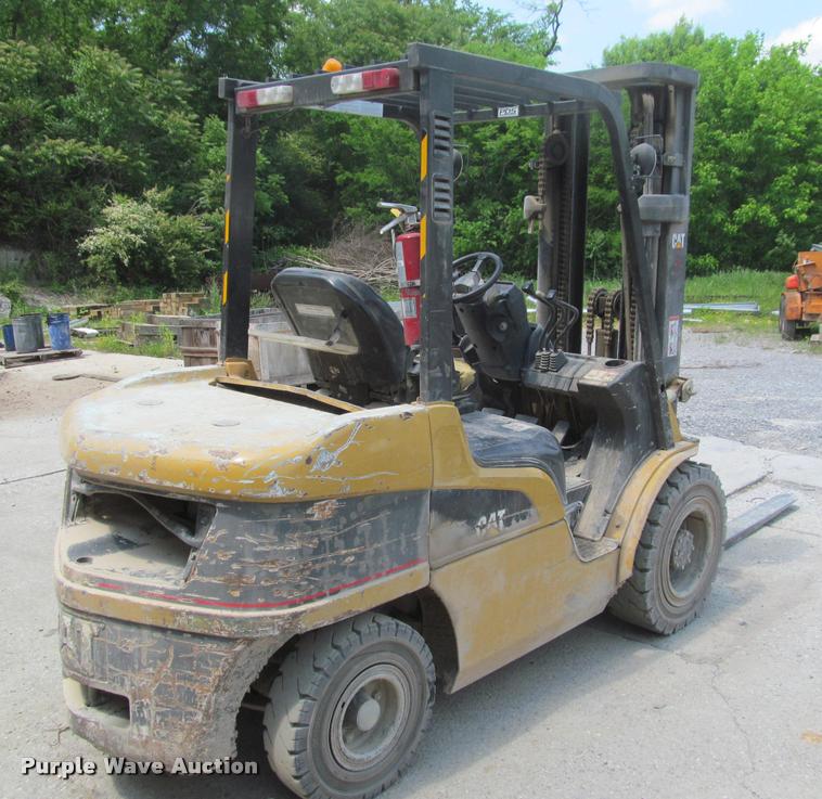 image for item DA1002 Caterpillar P7000 forklift