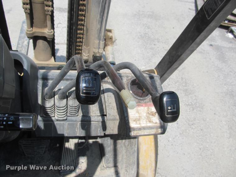 image for item DA1002 Caterpillar P7000 forklift