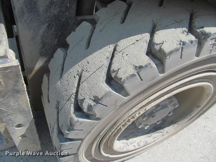 image for item DA1002 Caterpillar P7000 forklift