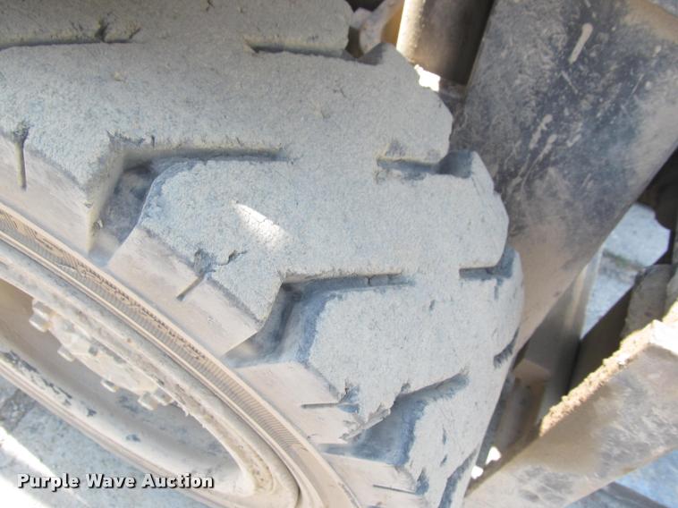 image for item DA1002 Caterpillar P7000 forklift