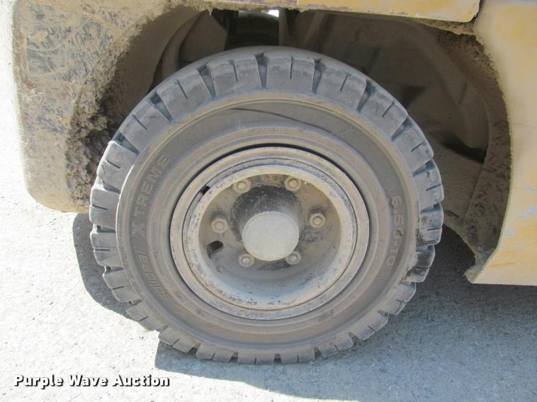 image for item DA1002 Caterpillar P7000 forklift