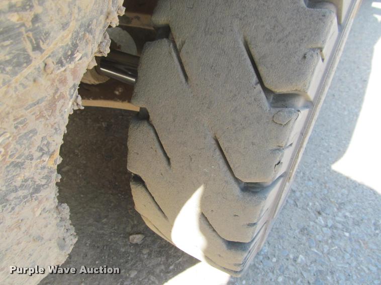 image for item DA1002 Caterpillar P7000 forklift