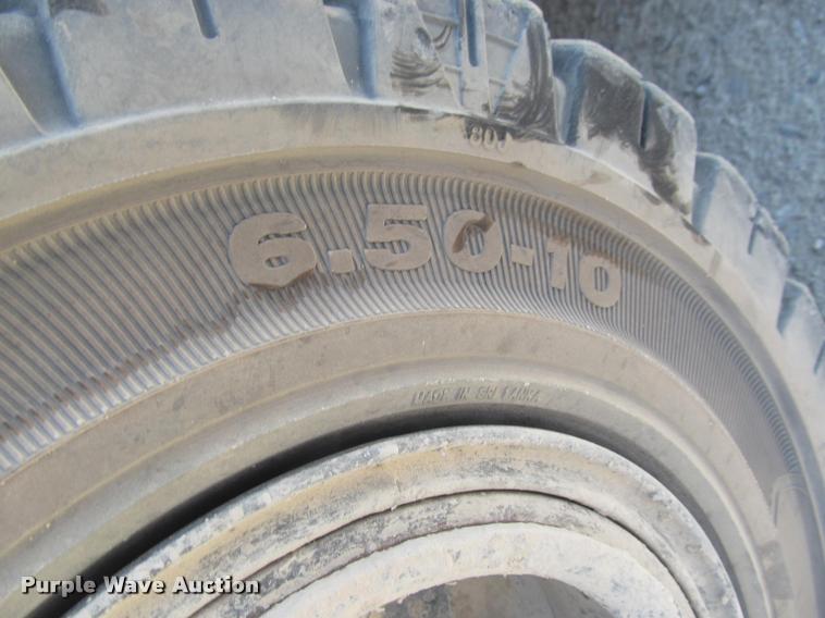 image for item DA1002 Caterpillar P7000 forklift