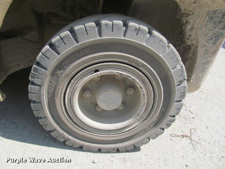 image for item DA1002 Caterpillar P7000 forklift