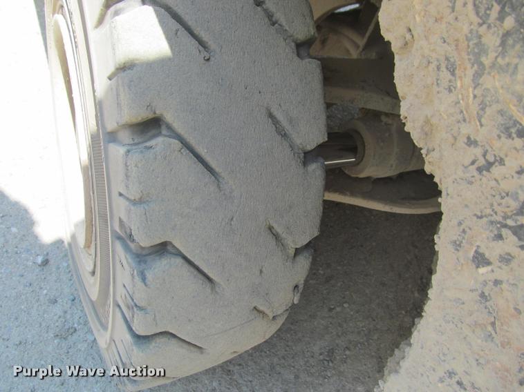 image for item DA1002 Caterpillar P7000 forklift