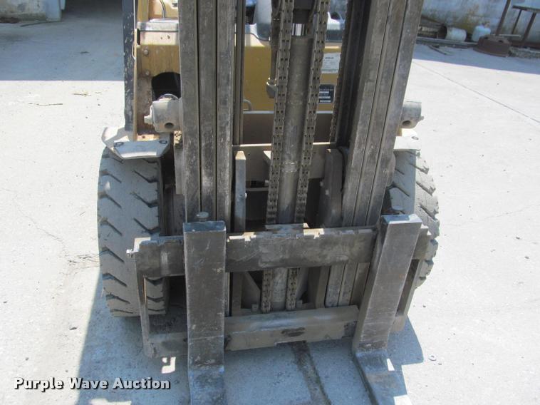 image for item DA1002 Caterpillar P7000 forklift