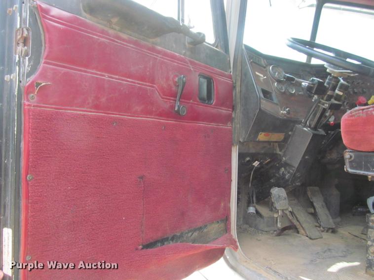 image for item DA1003 1994 Peterbilt 378 dump truck