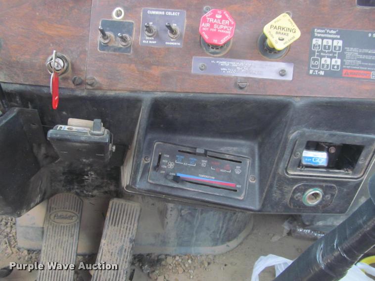 image for item DA1003 1994 Peterbilt 378 dump truck