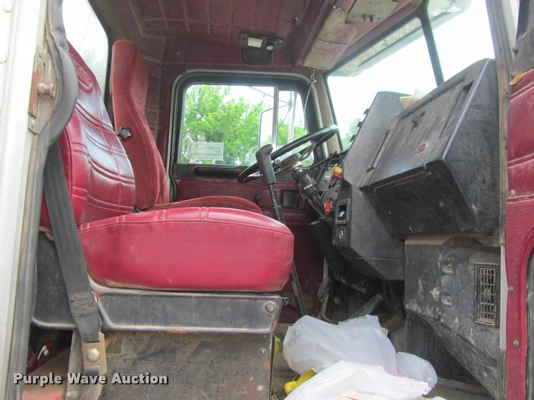 image for item DA1003 1994 Peterbilt 378 dump truck