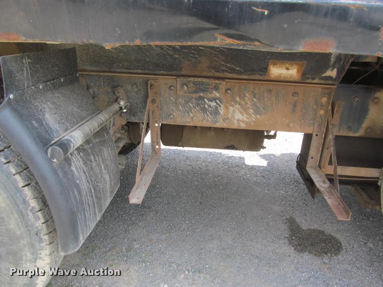 image for item DA1003 1994 Peterbilt 378 dump truck