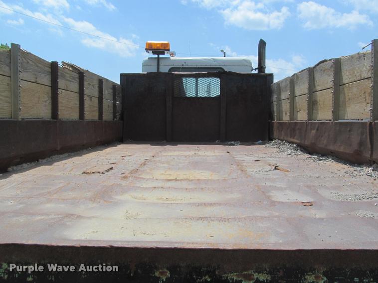 image for item DA1003 1994 Peterbilt 378 dump truck