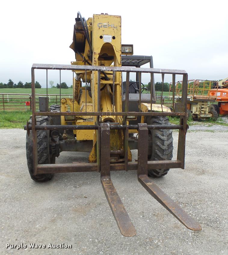 image for item DA3488 1994 Gehl 882 telehandler