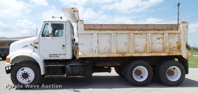 image for item DA6163 1994 International 8100 dump truck
