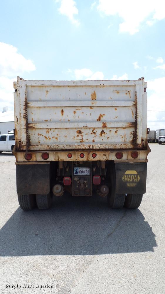 image for item DA6163 1994 International 8100 dump truck