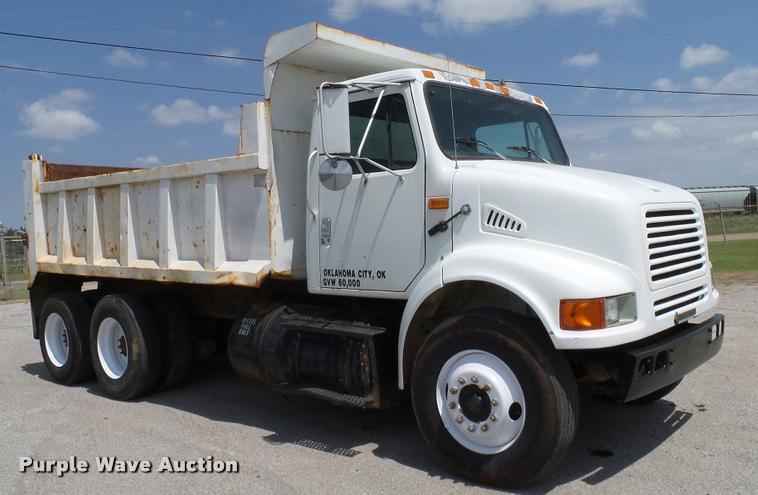 image for item DA6163 1994 International 8100 dump truck