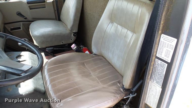 image for item DA6163 1994 International 8100 dump truck