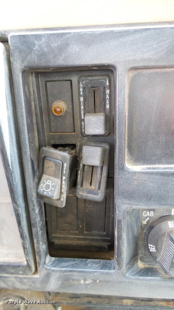 image for item DA6163 1994 International 8100 dump truck