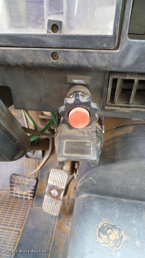 image for item DA6163 1994 International 8100 dump truck