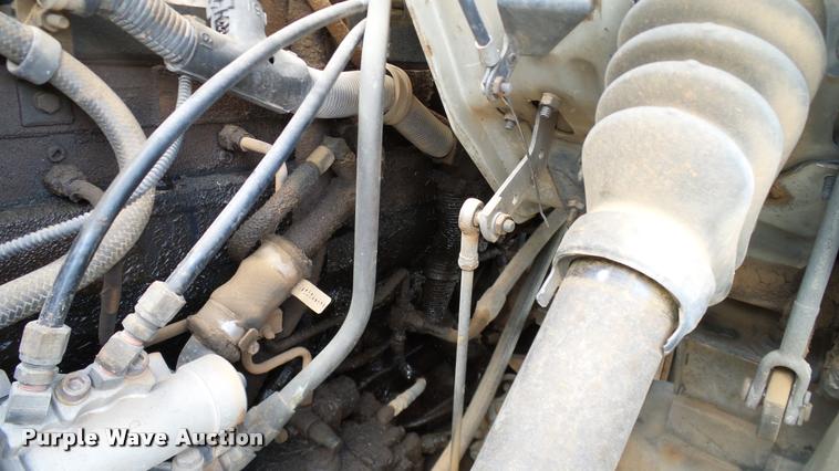 image for item DA6163 1994 International 8100 dump truck