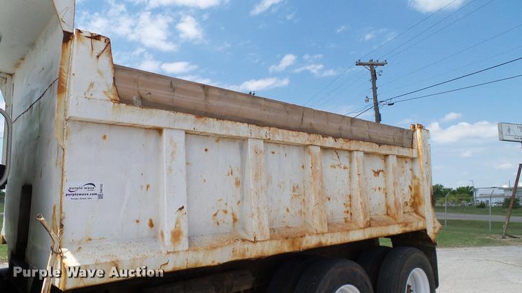 image for item DA6163 1994 International 8100 dump truck