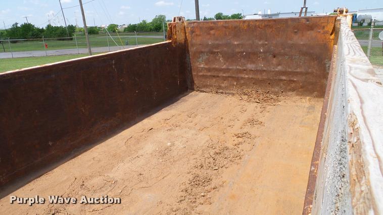 image for item DA6163 1994 International 8100 dump truck