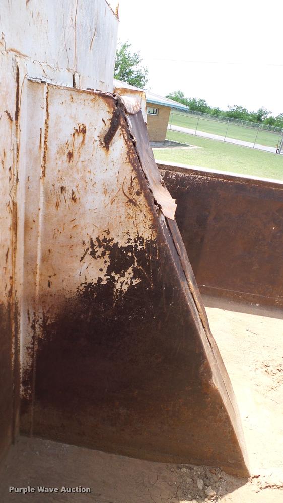 image for item DA6163 1994 International 8100 dump truck