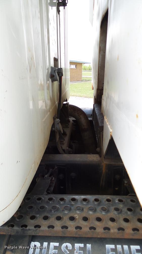 image for item DA6163 1994 International 8100 dump truck