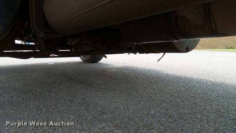 image for item DA6163 1994 International 8100 dump truck