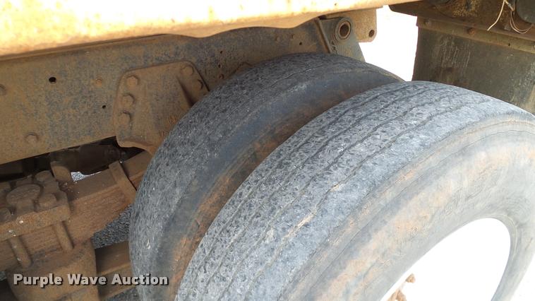 image for item DA6163 1994 International 8100 dump truck