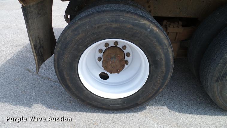 image for item DA6163 1994 International 8100 dump truck