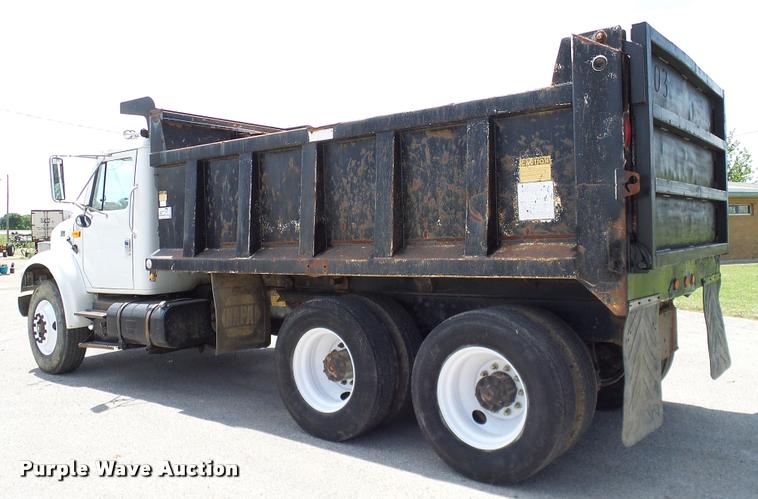 image for item DA6164 2002 International F4900 dump truck
