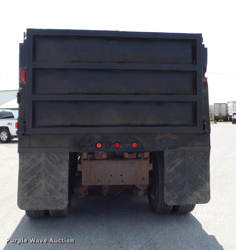 image for item DA6164 2002 International F4900 dump truck
