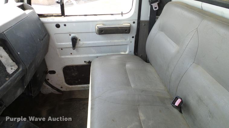 image for item DA6164 2002 International F4900 dump truck