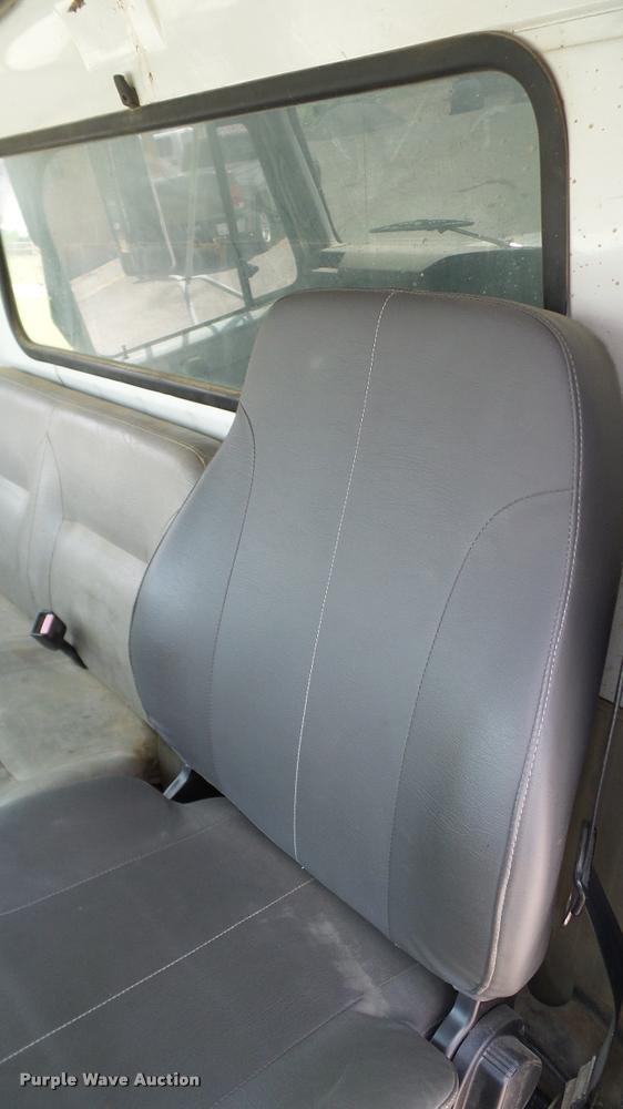 image for item DA6164 2002 International F4900 dump truck